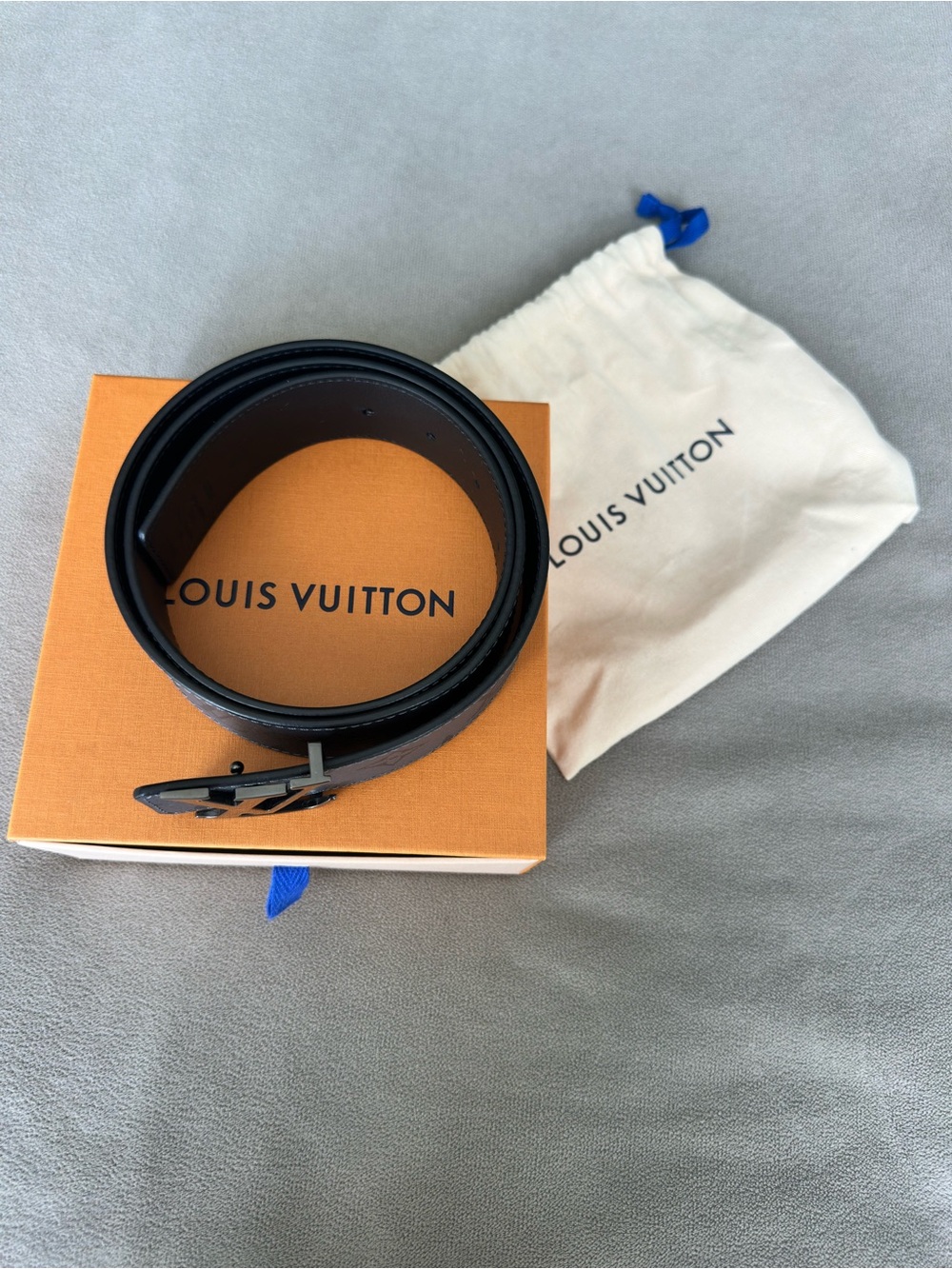 Louis Vuitton LV Initiales 40mm Monogram Reversible Belt Size 95cm - Picture 3 of 10